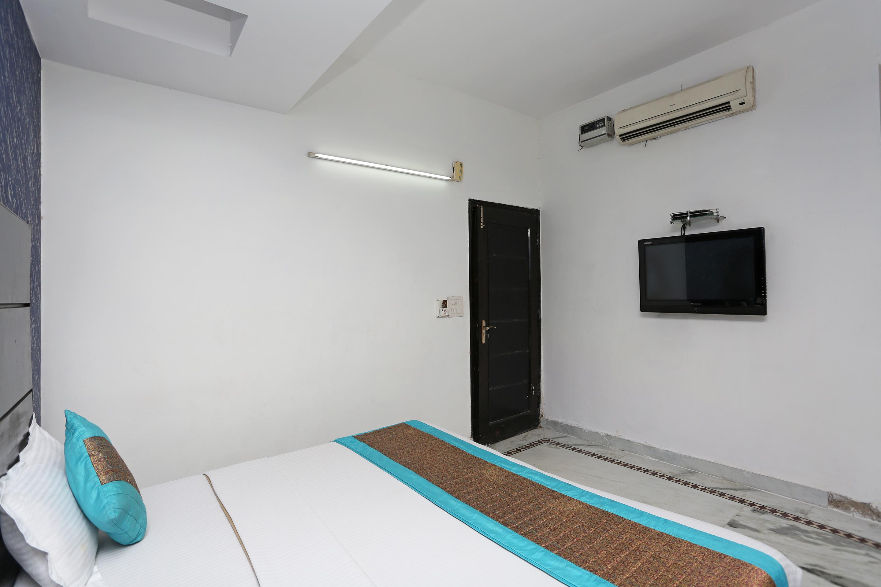 דלהי Oyo 337 Hotel Anand מראה חיצוני תמונה