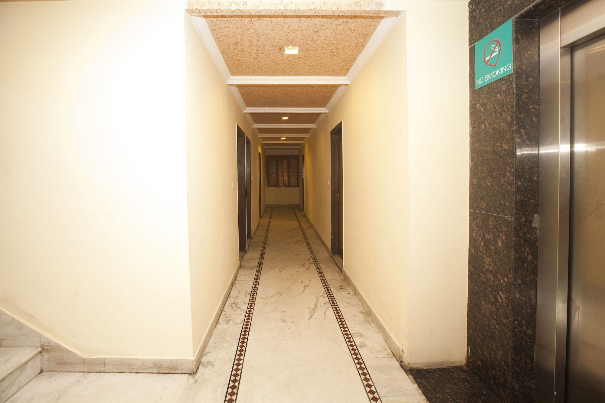 דלהי Oyo 337 Hotel Anand מראה חיצוני תמונה